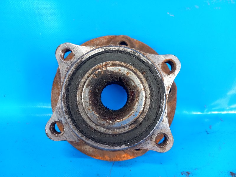 Hub VOLVO XC70 00–07 2006 Right. Before.