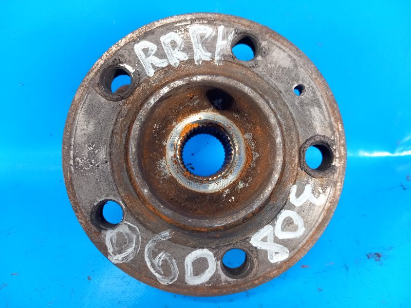 Hub VOLVO XC70 00–07 2006 Right. Rear