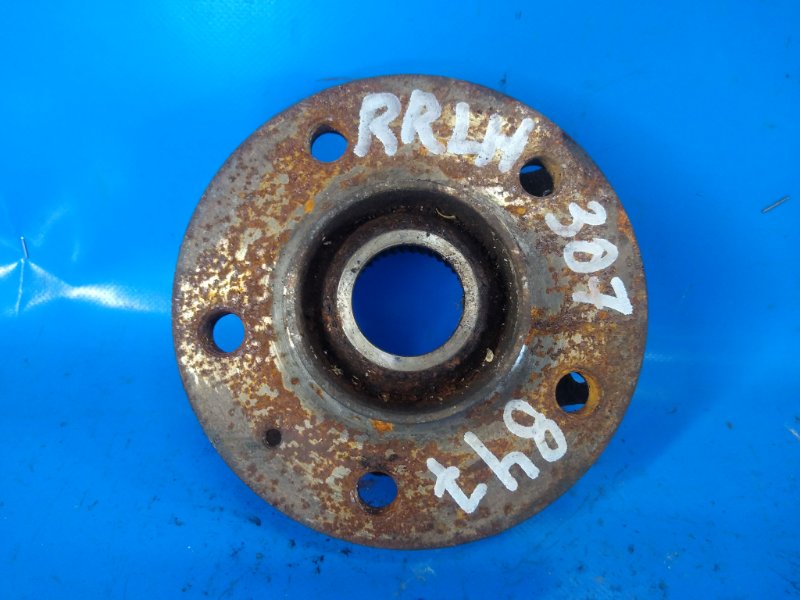 Hub AUDI A6 (C7) 11-18 2011 Left. Rear