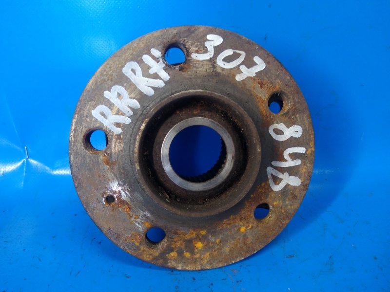 Hub AUDI A6 (C7) 11-18 2011 Right. Rear
