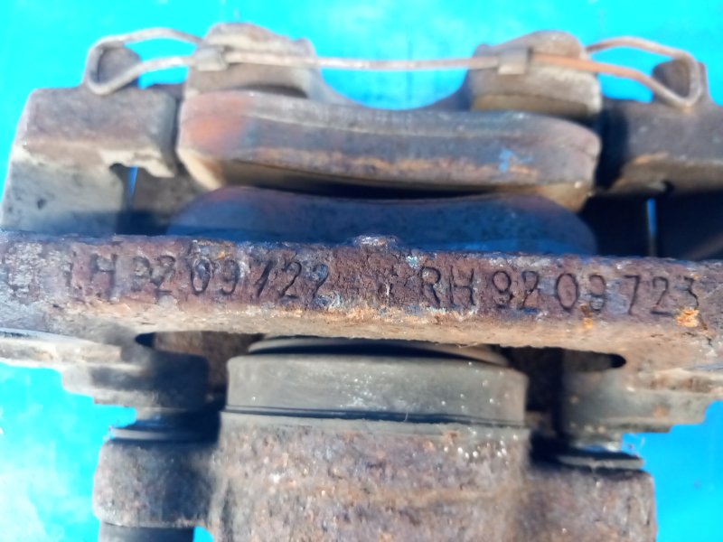 Brake caliper VOLVO XC70 00–07 2006 Left. Front.