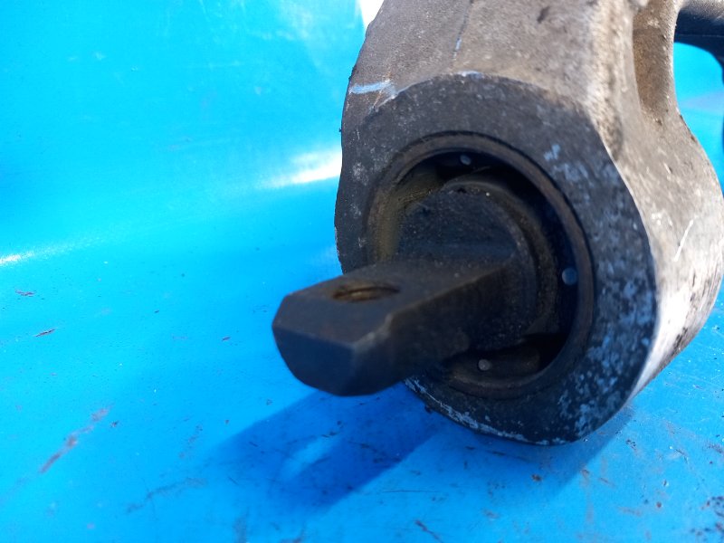 Front suspension lower arm VOLVO XC70 00–07 2006 Right