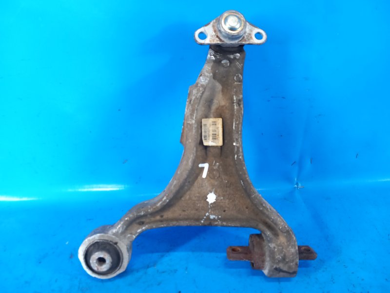 Front suspension lower arm VOLVO XC70 00–07 2006 Left.