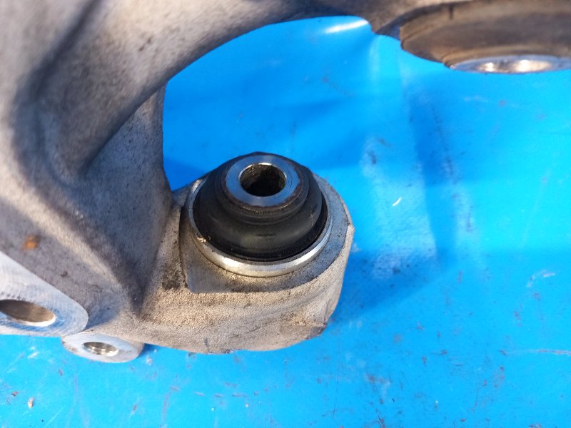 Trunnion MAZDA MX-5 15- 2018 Left. Rear.