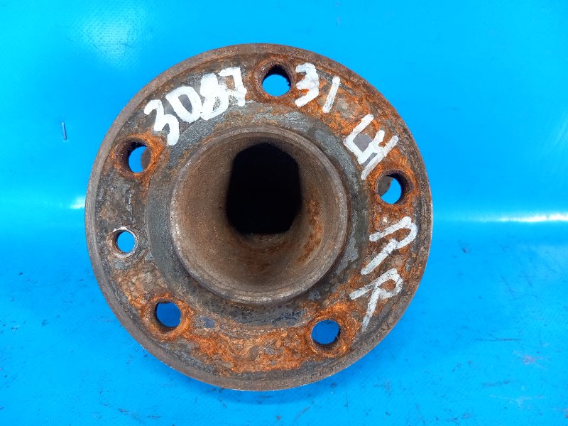 Hub VOLVO S60 10-13 2012 Left. Rear