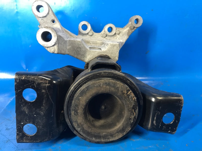 Upper engine mount NISSAN SENTRA B17 12-21 2013 Right.