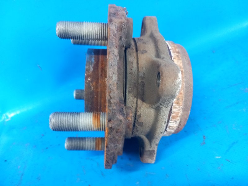 Hub FORD MUSTANG 15-2019 Right. Rear