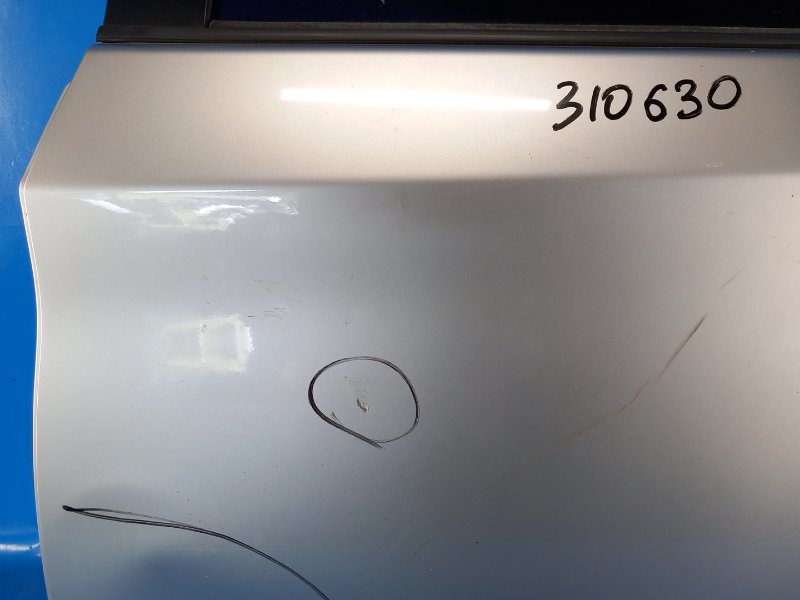 Door TOYOTA PRIUS - 30 09-17 2010 Left. Rear.