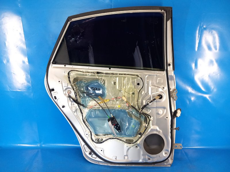 Door TOYOTA PRIUS - 30 09-17 2010 Left. Rear.