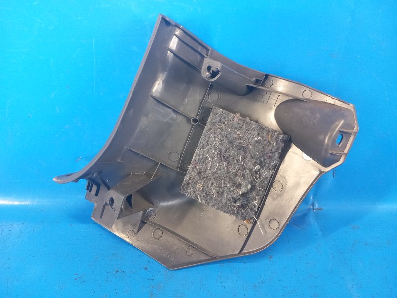 Interior trim for TOYOTA PRIUS PLUS 11-14 2013 Right.