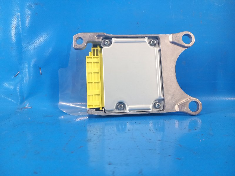 Toyota Prius Plus 11-14 2013 Airbag Control Unit