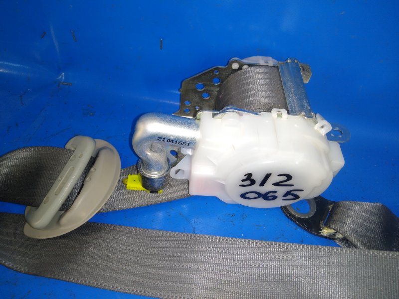 Seat belt TOYOTA PRIUS - 30 09-17 2010 Right Front.