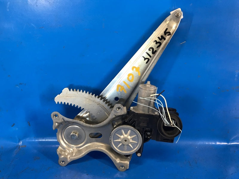 Window regulator TOYOTA PRIUS 16- 2016 Right Rear