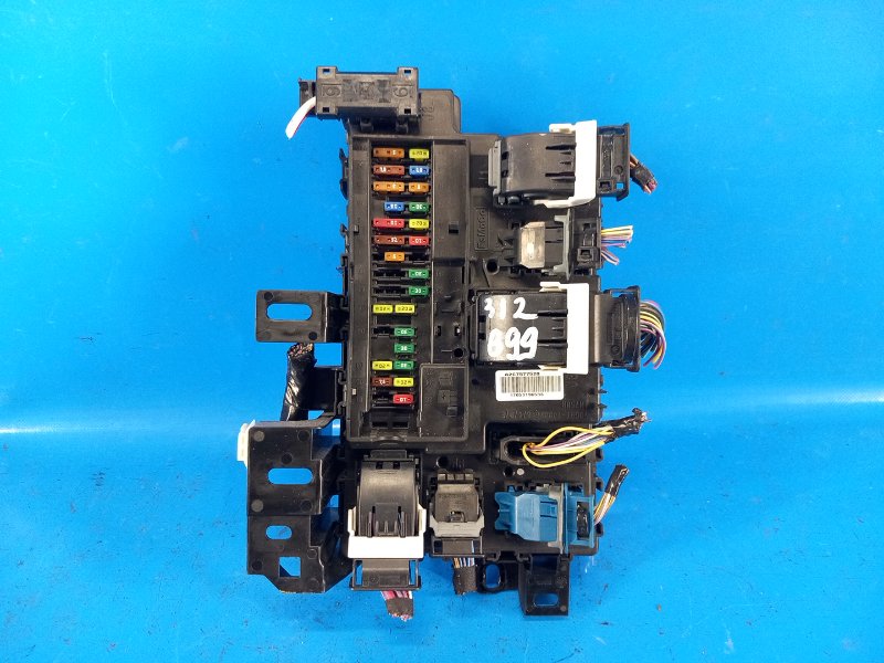 Interior fuse box for a 2017 Ford Mustang 15
