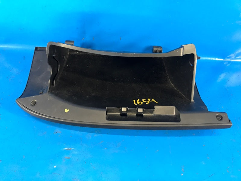 Mitsubishi Outlander XL glove compartment 05-13 2011