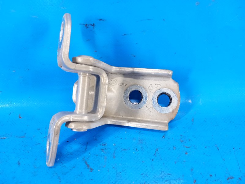 Upper door hinge NISSAN SENTRA B17 12-21 2015 Right Front.