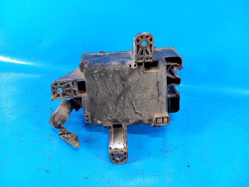 Fuse box engine compartment Toyota Tundra 07-13 2008