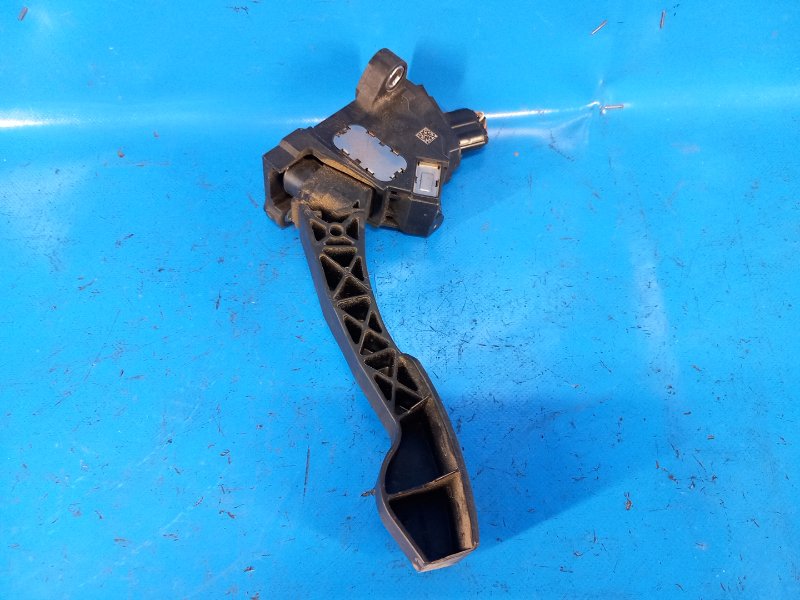 Gas pedal Toyota Tundra 07-13 2008
