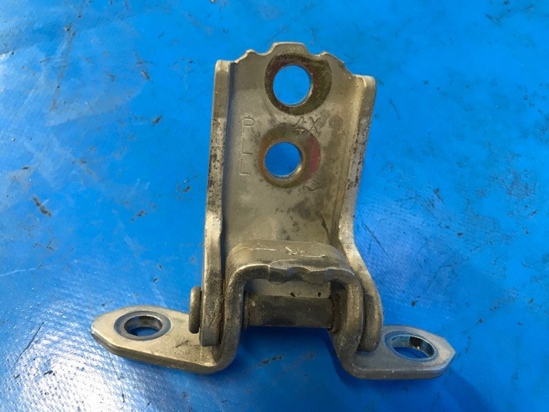 Upper door hinge NISSAN PATHFINDER R51 04-14 2004 Right Front