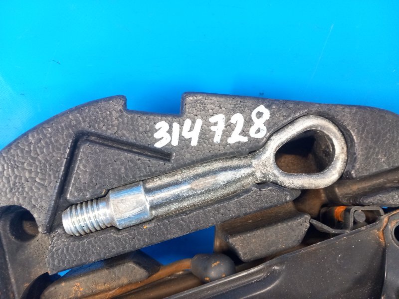 Towing hook for Honda Civic ES 00-05 2005