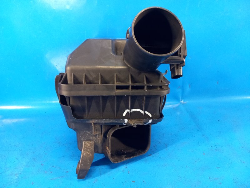 Air filter housing for the MITSUBISHI OUTLANDER XL 05-13 2011