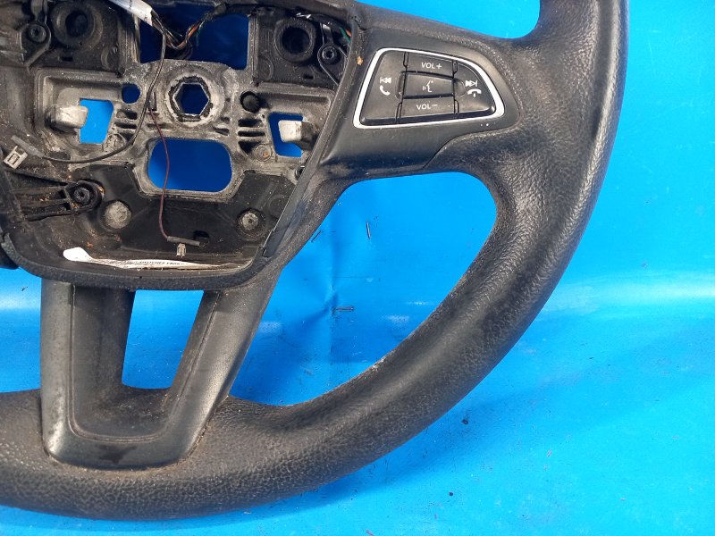 Ford Focus 2017 10-18 Steering Wheel