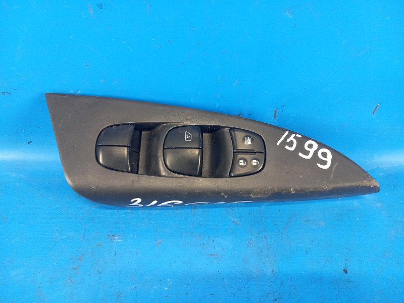 Nissan Sentra B17 12-21 2015 power window control unit