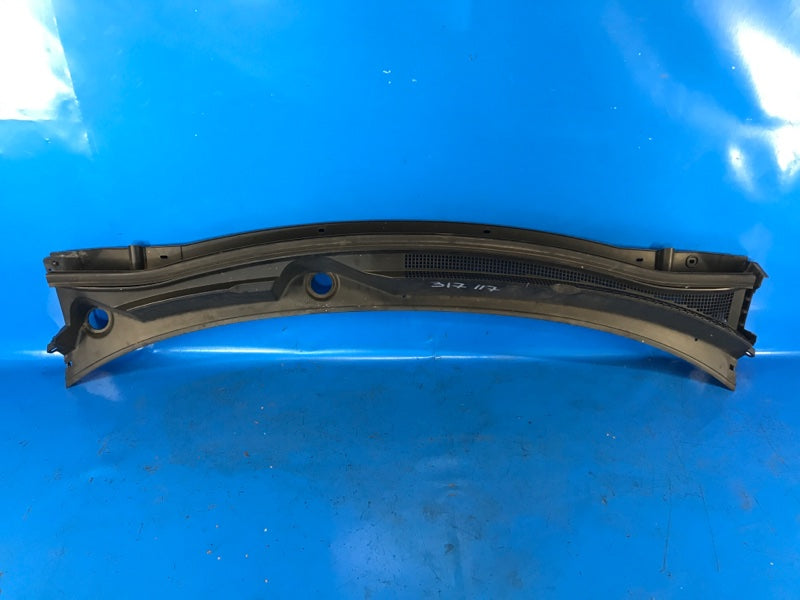 Plastic windshield trim / Frog for MITSUBISHI OUTLANDER GF 12-2013