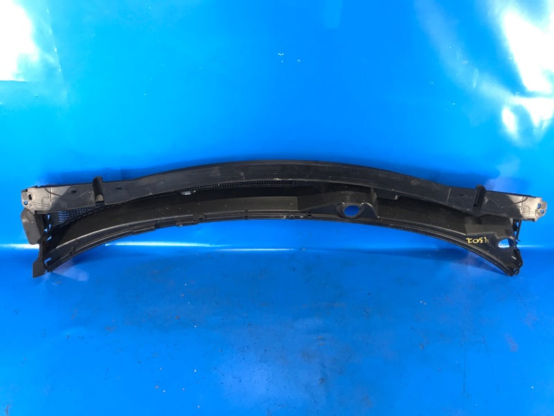Plastic windshield trim / Frog for MITSUBISHI OUTLANDER GF 12-2013