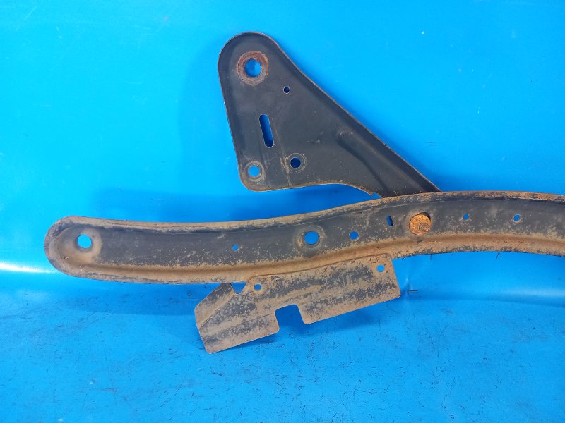 Radiator support beam for Ford Focus 2015 10-18