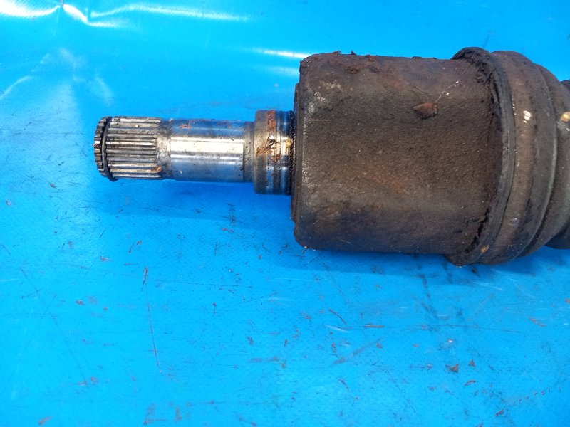 Front wheel drive HONDA CIVIC ES 00-05 2005 Left.