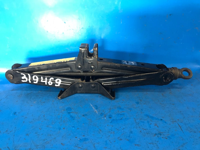 Toyota Prius jack - 20 03-11 2006