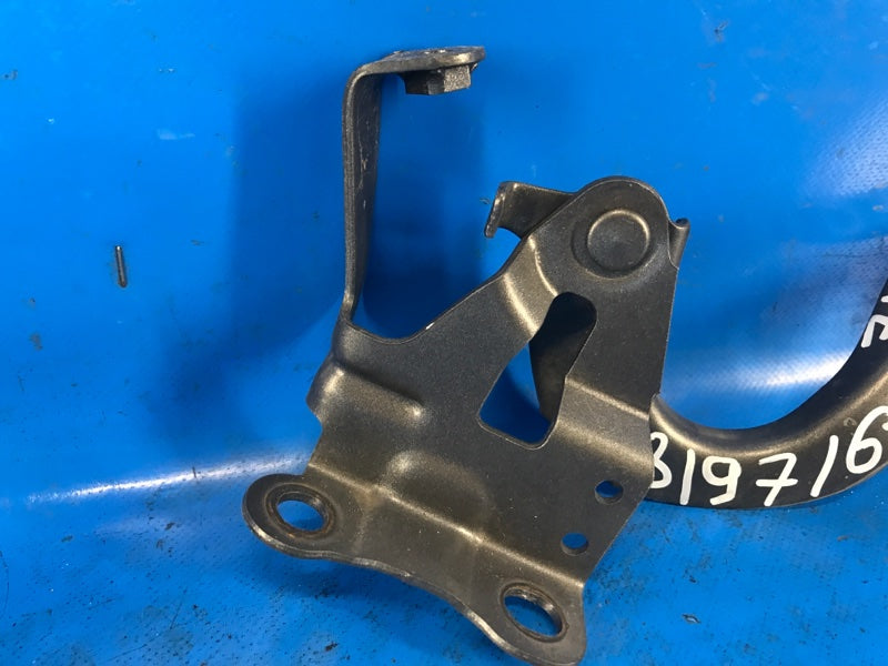 Hood hinge TOYOTA PRIUS 16- 2016 Right.