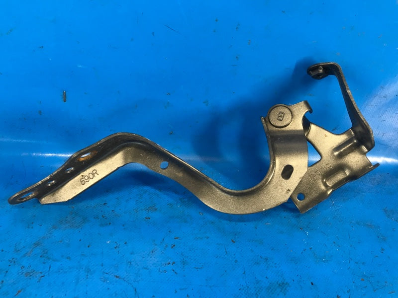 Hood hinge TOYOTA PRIUS 16- 2016 Right.