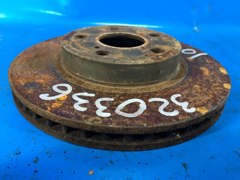 Front brake disc Toyota Prius - 30 09-17 2010