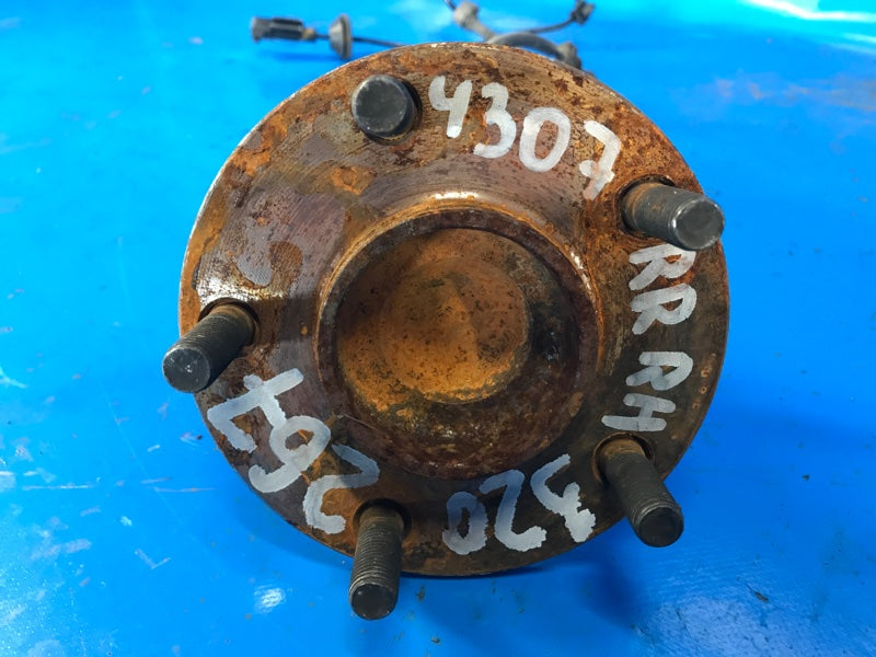 Hub MITSUBISHI OUTLANDER GF 12- 2013 Right. Rear