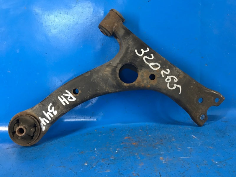 Front lower suspension arm TOYOTA PRIUS - 20 03-11 2006 Right.