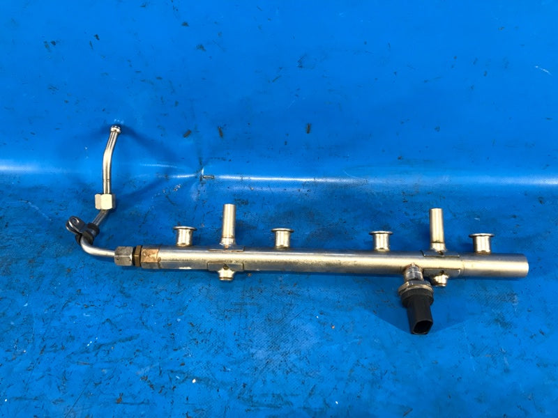 Fuel rail AUDI A3 (8V) 12–17 2015