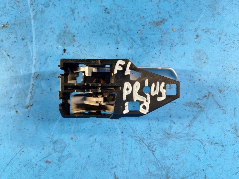 Inner door handle TOYOTA PRIUS - 30 09-17 2012 Left. Front.