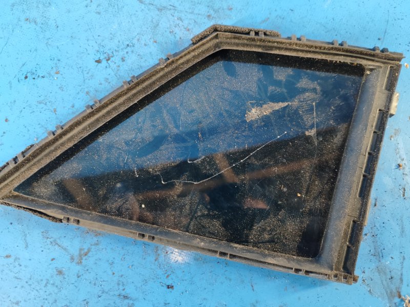 Door glass blind TOYOTA PRIUS 16- 2016 Left. Front.