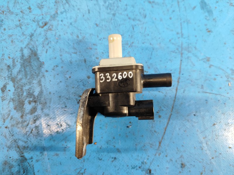 Electromagnetic valve (vacuum) Toyota Prius Plus 11-14 2013