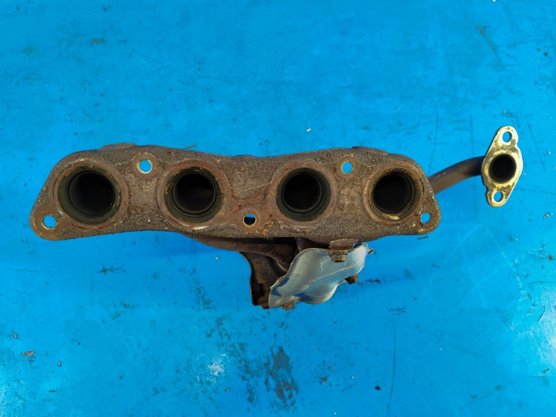Exhaust manifold for Toyota Prius Plus 11-14 2013