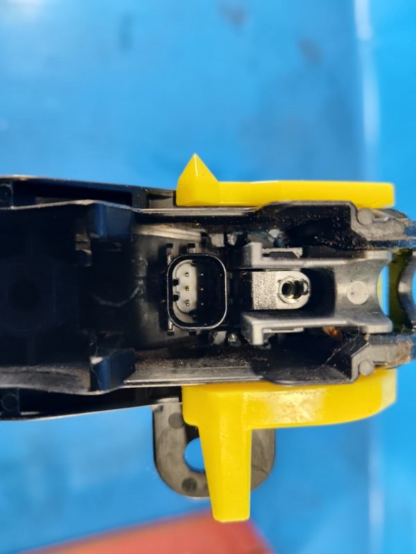 Outside door handle TOYOTA PRIUS - 30 09-17 2012 Left. Front.