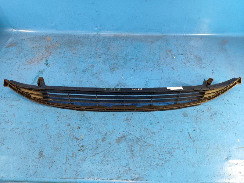 Front bumper grille for Toyota Prius 2016