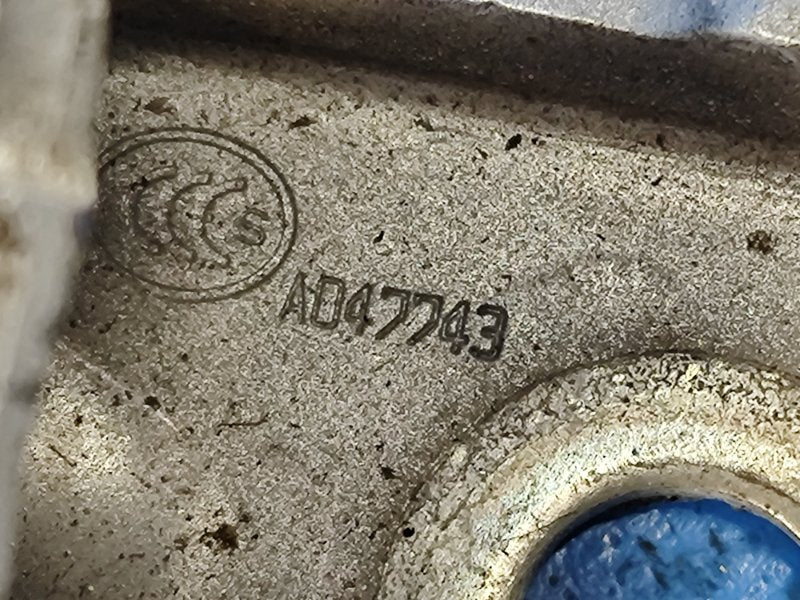 Upper door hinge NISSAN LEAF 10-17 Right Front.