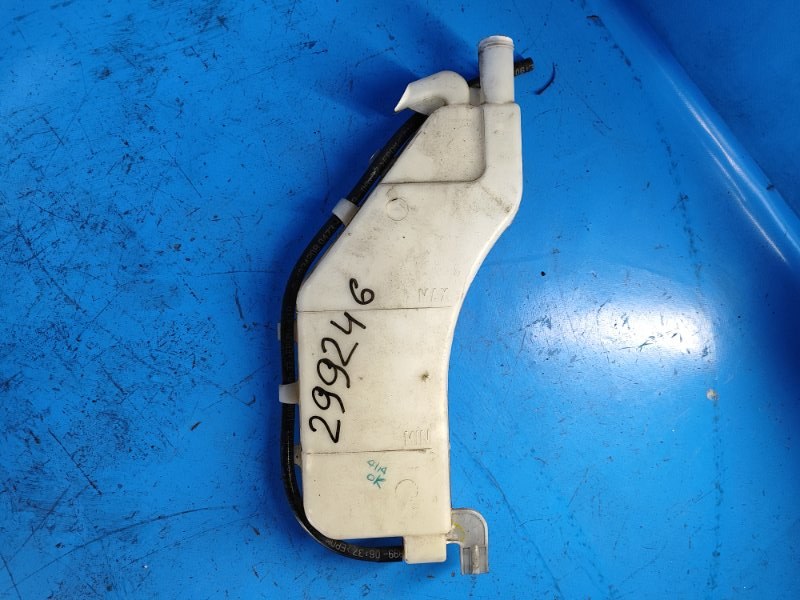 Expansion tank for Nissan Sentra B17 12-21 2013