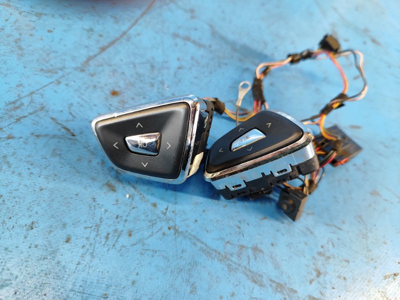 Lincoln MKZ 13-20 steering wheel buttons
