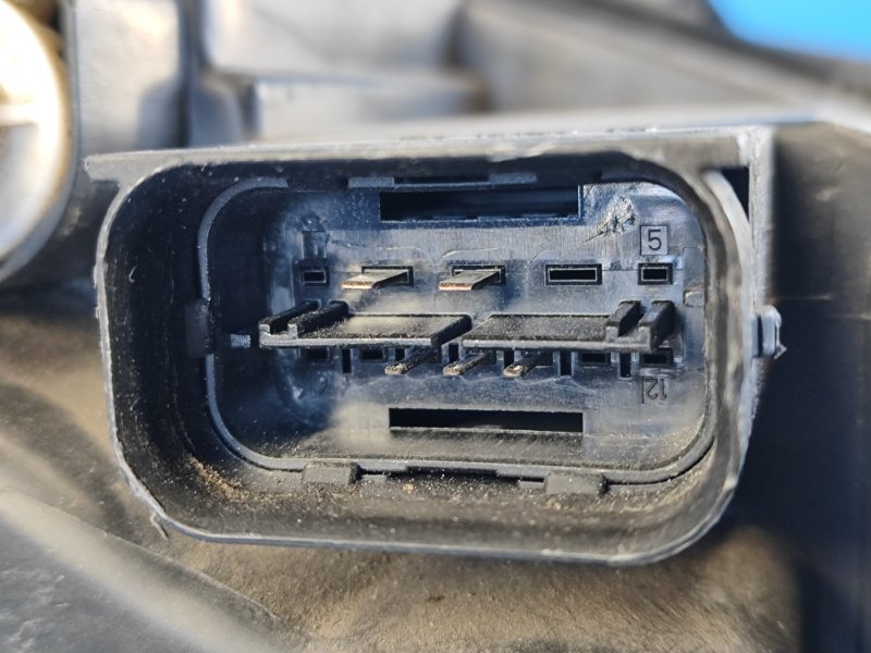 Headlight BMW I3 (I01) 13–22 Lev.