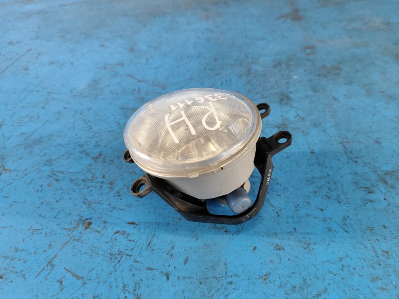 Fog light TOYOTA PRIUS - 30 09-17 Right.