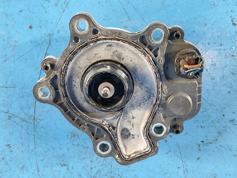 Electric cooling pump for Toyota Prius - 30 09-17